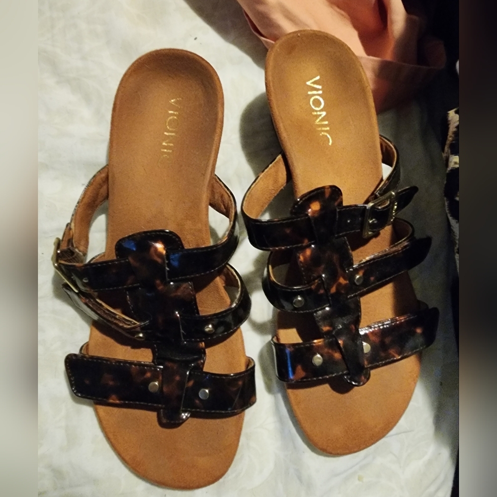 Vionic Women's Brown Tortoise Sandals